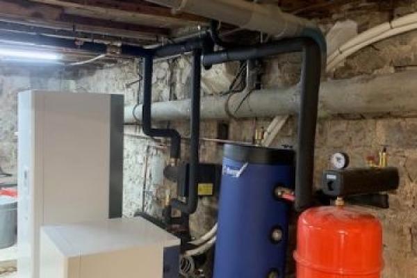 Installation ballon d'eau chaude solaire